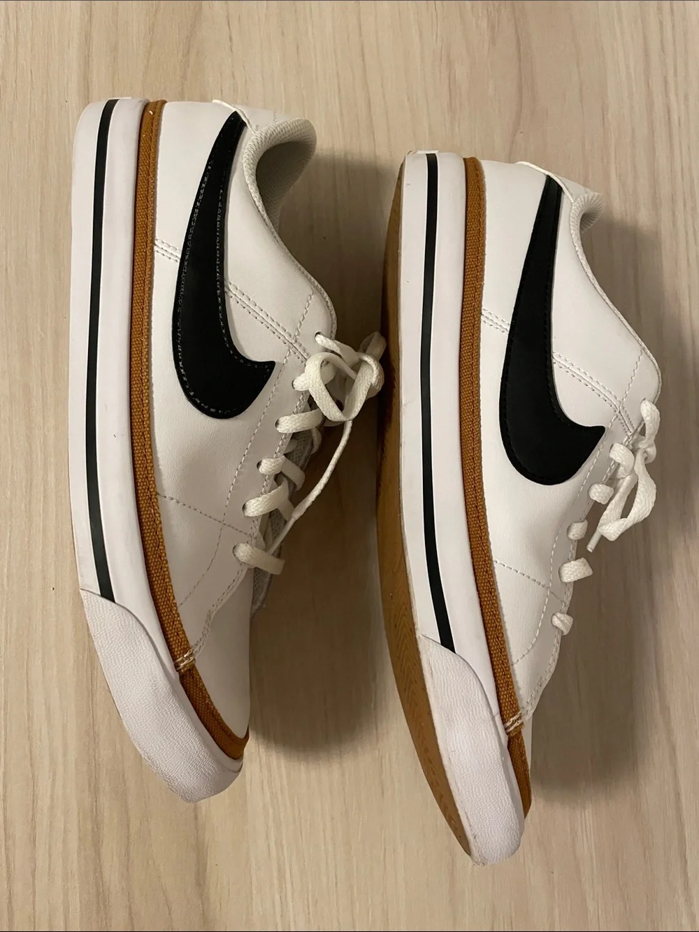 Nike court legacy